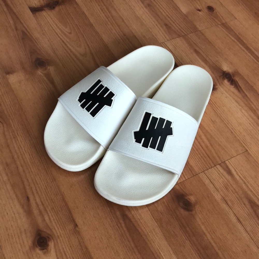 UNDEFEATED 5 Strike Slides White